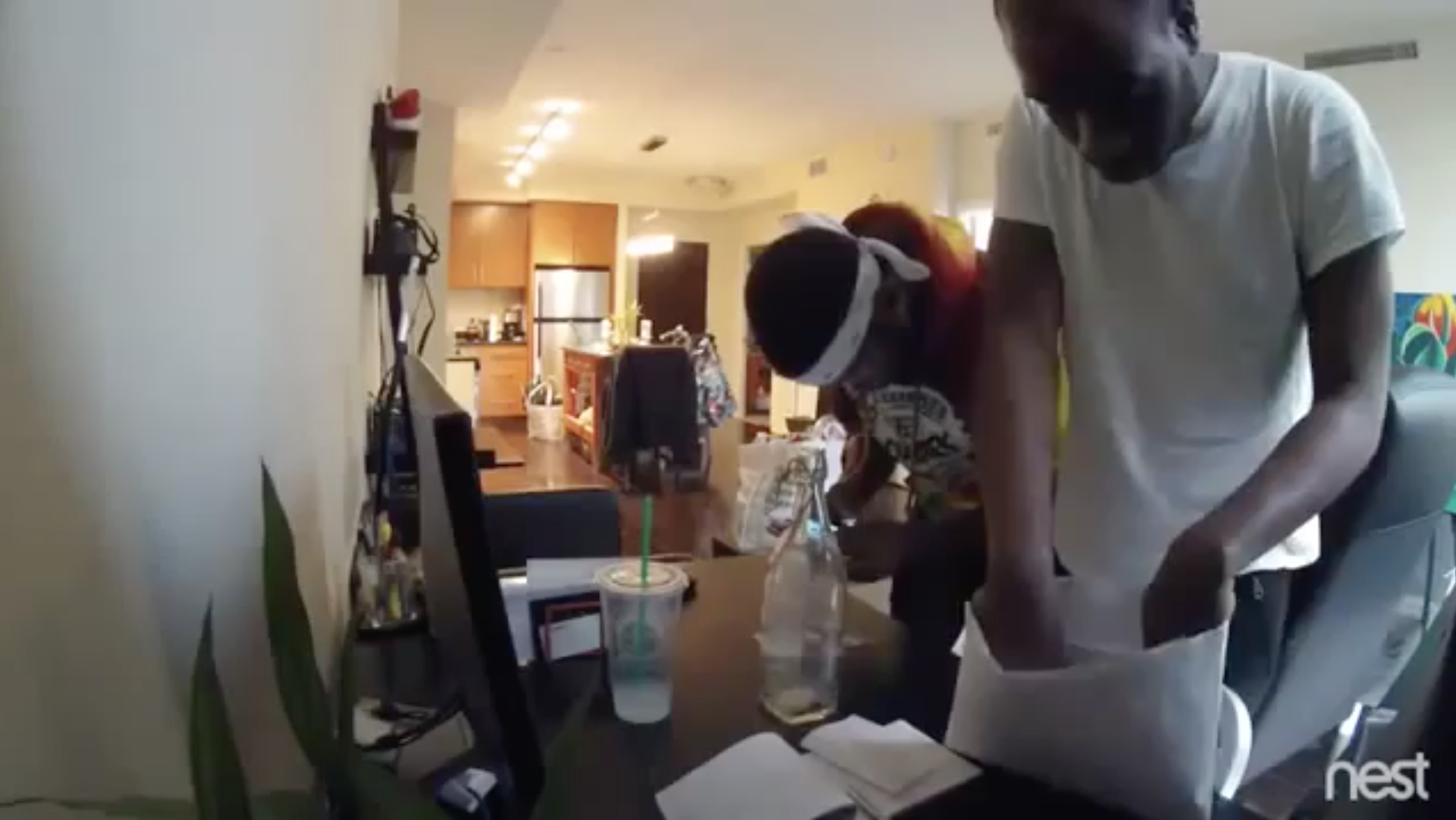 Handy 'Independent' Employees Moonlight as Identity Thieves